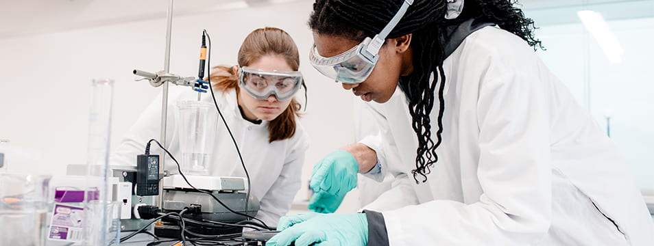 Academics, Chemistry Classroom, Lab, Students